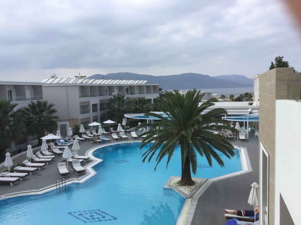 Pool Mythos Palace Resort & Spa