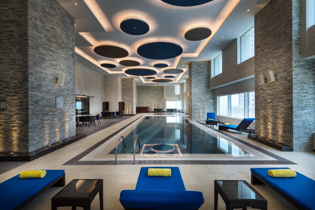 Pool Centara West Bay Hotel & Residences Doha