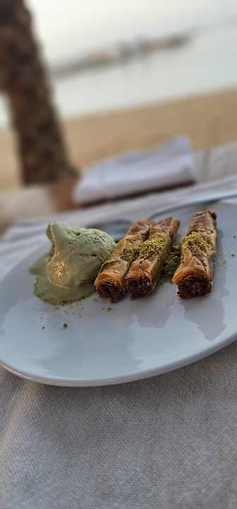 Gastro Serry Beach Resort