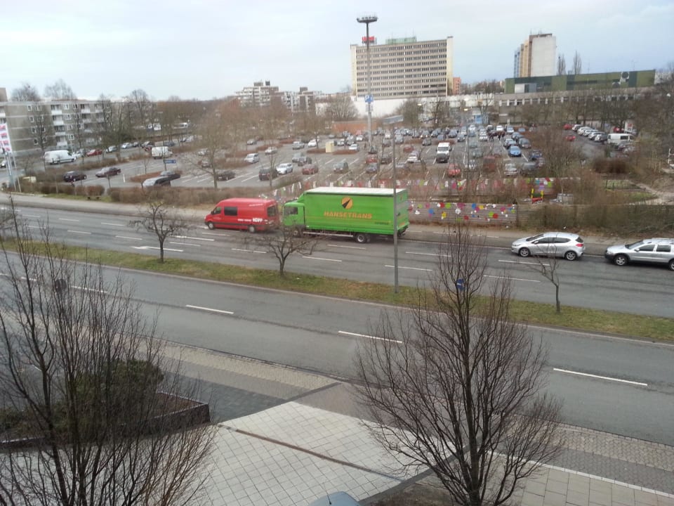 Blick zur Stadt H4 Hotel Hannover Messe