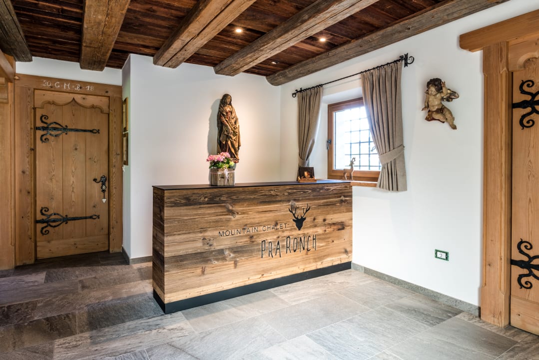 Lobby Mountain Chalet Pra Ronch