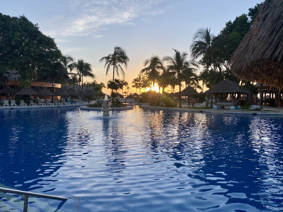 Pool Iberostar Waves Tucan