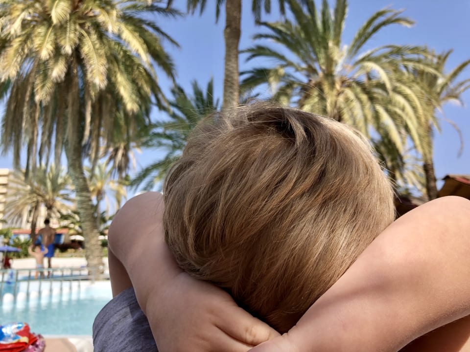 Pool HL Miraflor Suites Hotel