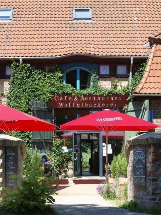 Gutshof Eingang Waffelbäckerei BIO Hotel Gutshof Insel Usedom