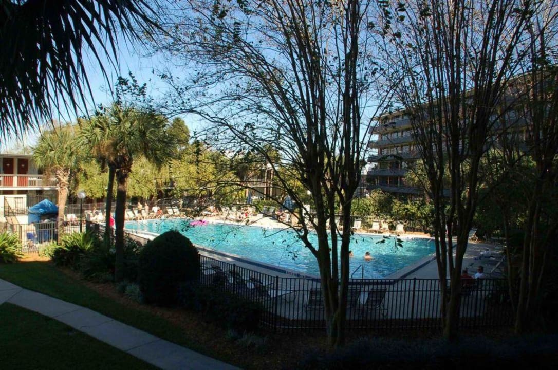 Pool Rosen Inn International