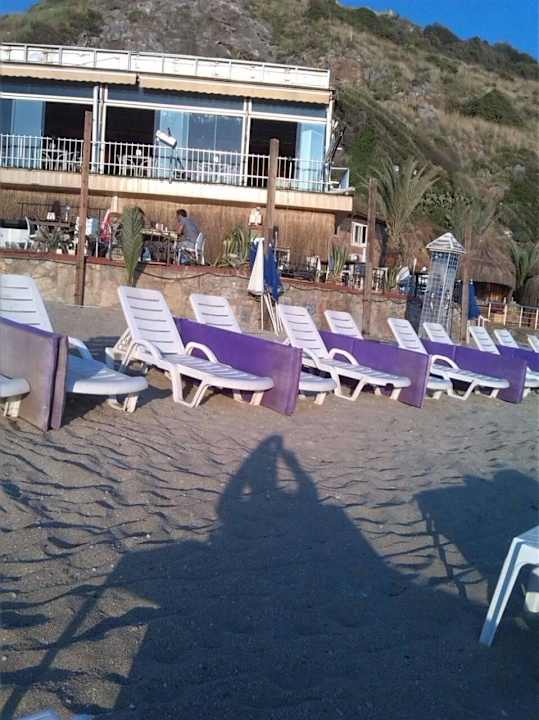 Am sauberen Strand Hotel Kleopatra Develi