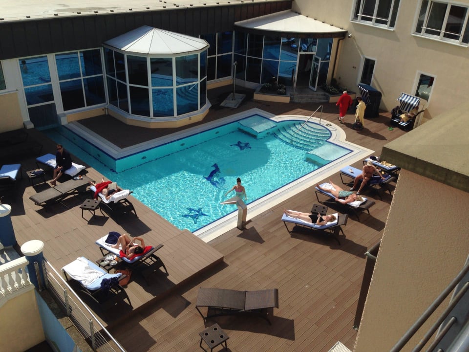 Poolblick von Zimmerterrasse aus Strandhotel Georgshöhe