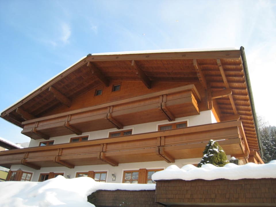 Außenansicht von der Strasse Landhaus Pohn