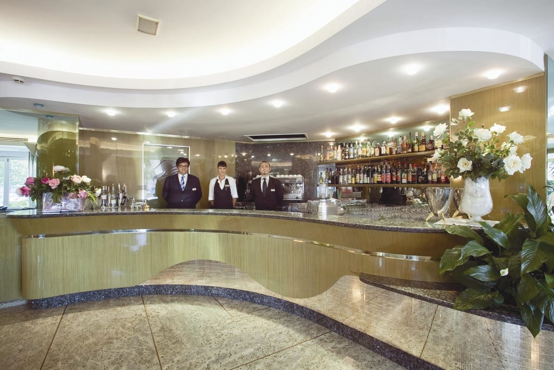 American Bar Hotel Royal