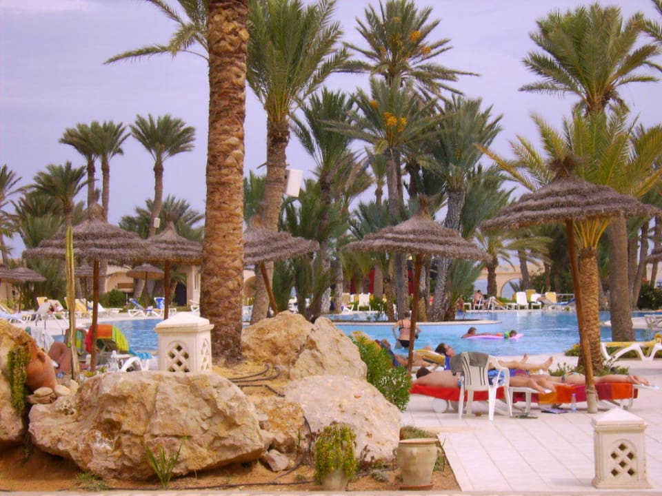 Poolanlage und Gartenanlage Zita Beach Resort