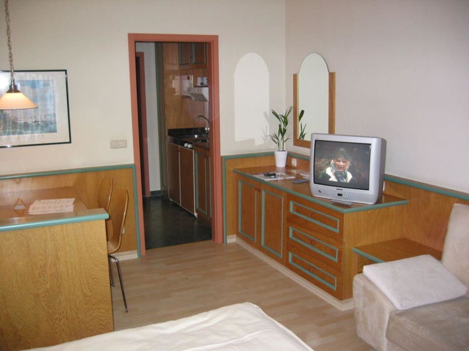 Quality Augsburg - Fernsehecke im Zimmer Quality Hotel Augsburg