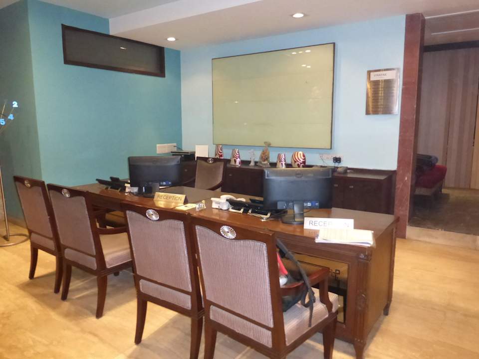 Reception Hotel The Vinayak