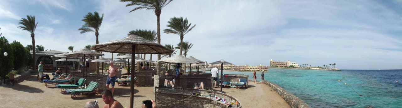 Der Strandbereich wir von beiden Hotels genutzt. Bel Air Azur Resort - Adults only