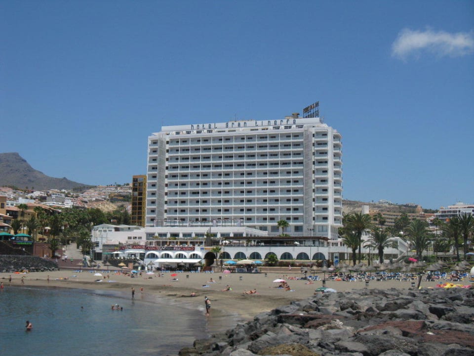 Ausblick vom Meer auf das Hotel H10 Gran Tinerfe - Adults only