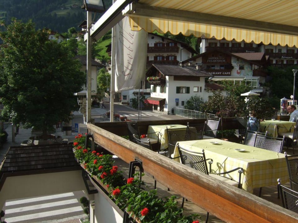 Retsaurant Terrasse STROBLHOF Active Family SPA Resort