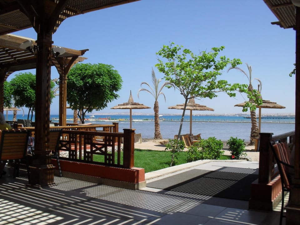 Blick vom Restaurant aufs Meer Beach Albatros Resort