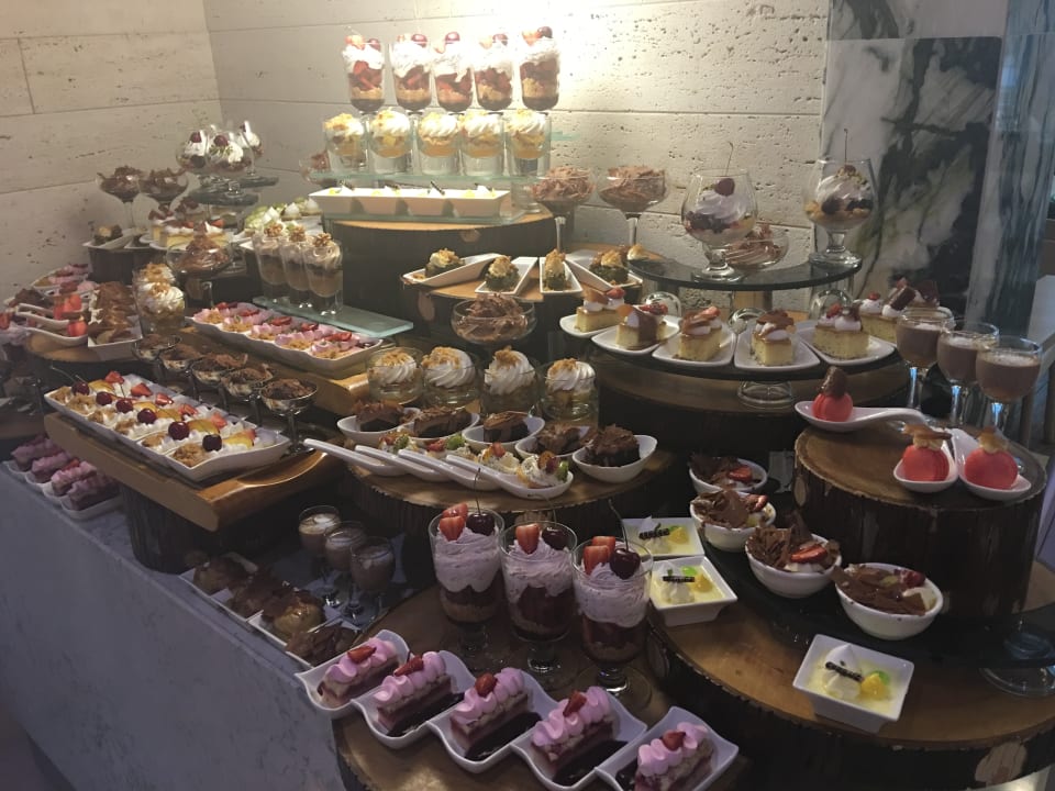 Restaurant Acanthus Cennet Barut Collection