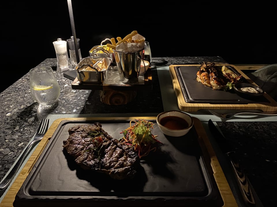 Gastro Outrigger Maldives Maafushivaru Resort