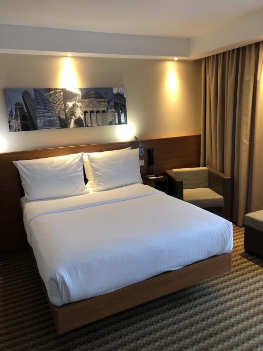 Zimmer Hampton by Hilton Berlin City West