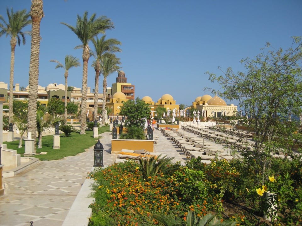 Liegen am Pool Grand Waterworld Makadi