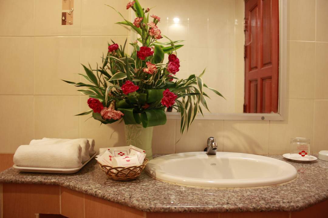 BATHROOM Chumphon Gardens Hotel