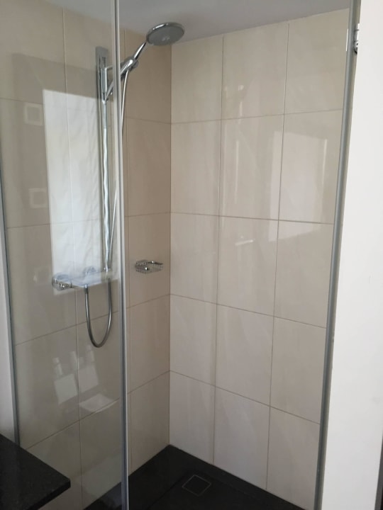 Dusche Flemings Hotel Wien-Stadthalle