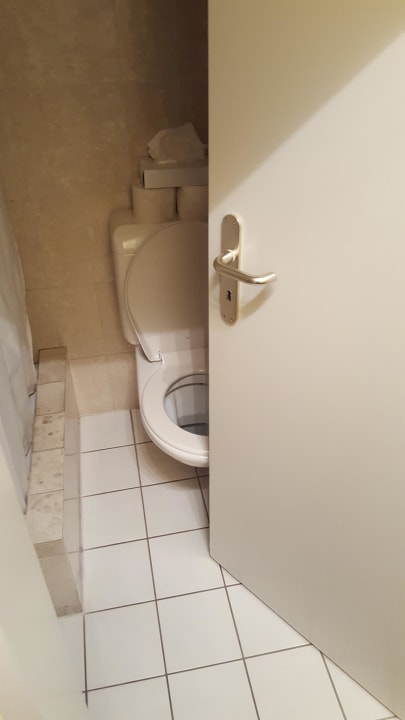 Tür geht nicht auf....  Hotel zum Bären