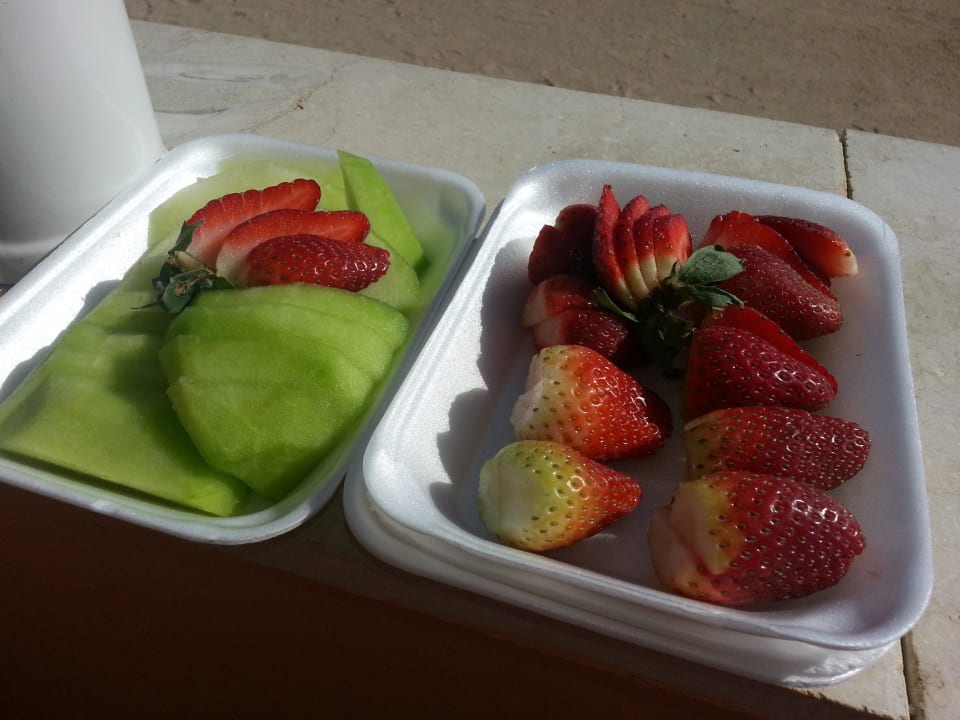 Erdbeeren für uns an der Strandbar Pickalbatros Aqua Park Resort - Hurghada