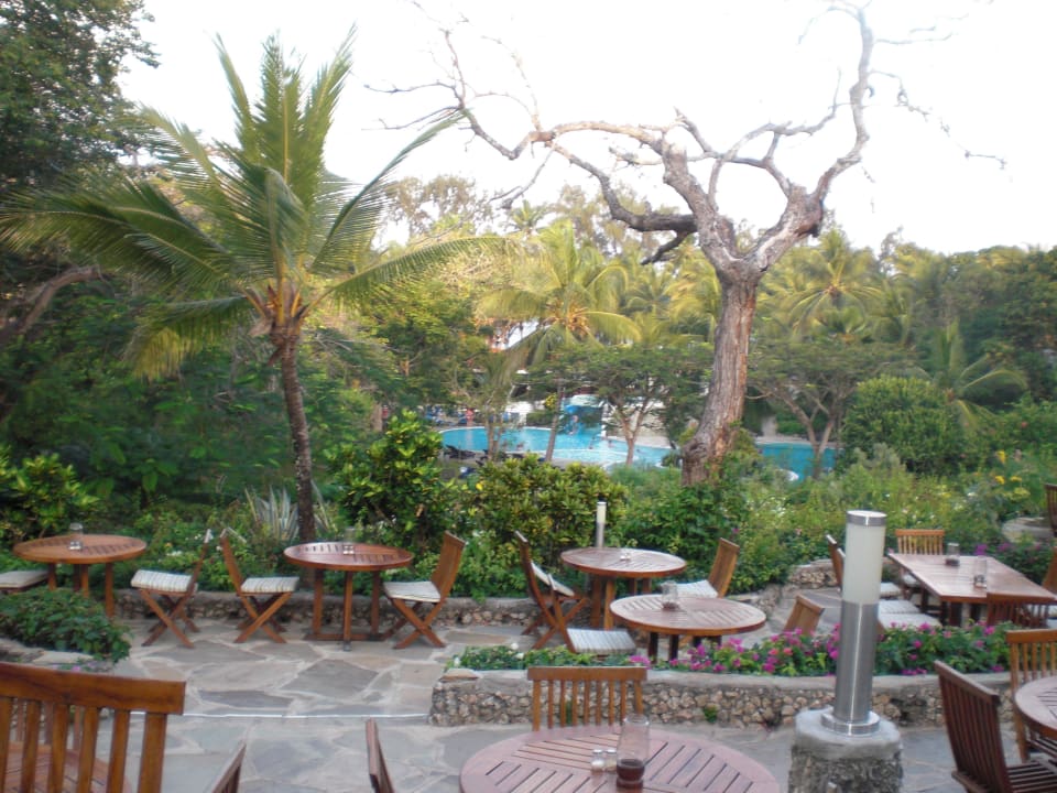 Blick zum Pool Diani Sea Resort