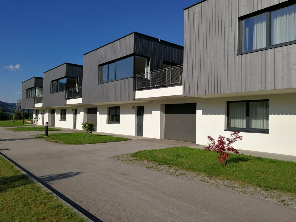 Außenansicht Naturpark Chalets Lambrecht by ALPS RESORTS