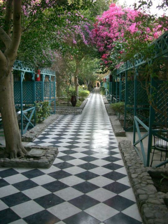 Gang zu den Bungalowzimmern Giftun Azur Resort