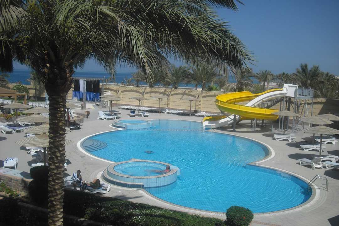 Pool Palm Beach Resort