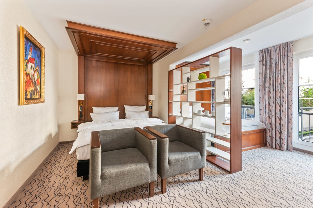 Zimmer AdvaStay by KING's