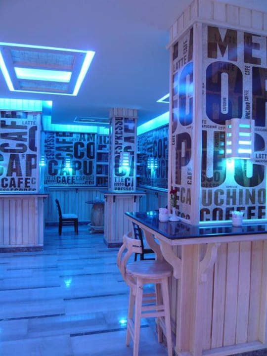 Ein neu eröffnetes Cafe, leckere Spezialitäten Pickalbatros Alf Leila Wa Leila Resort - Neverland Hurghada