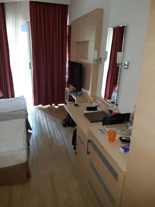 Blick in das neu renovierte Zimmer Gardenia Hotel