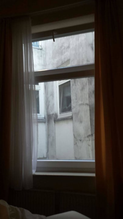 Toller Ausblick zum Minihinterhof Hotel Lumen am Hauptbahnhof