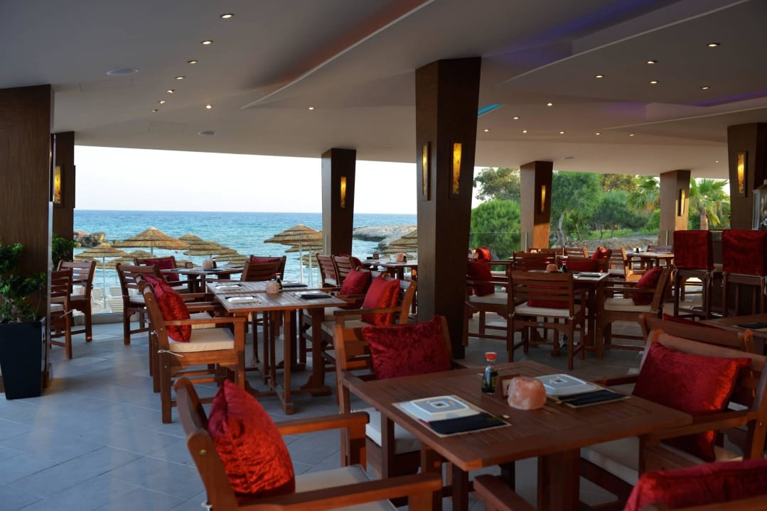 SOCCI Sushi Bar Adams Beach Hotel