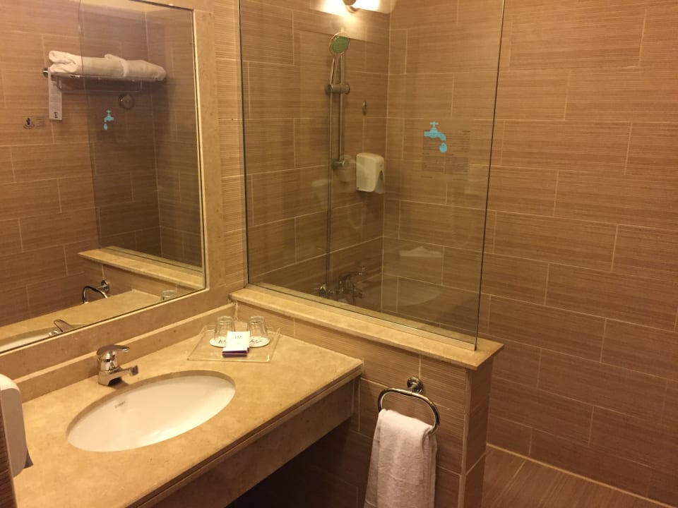 Zimmer Jaz Dar EL Madina