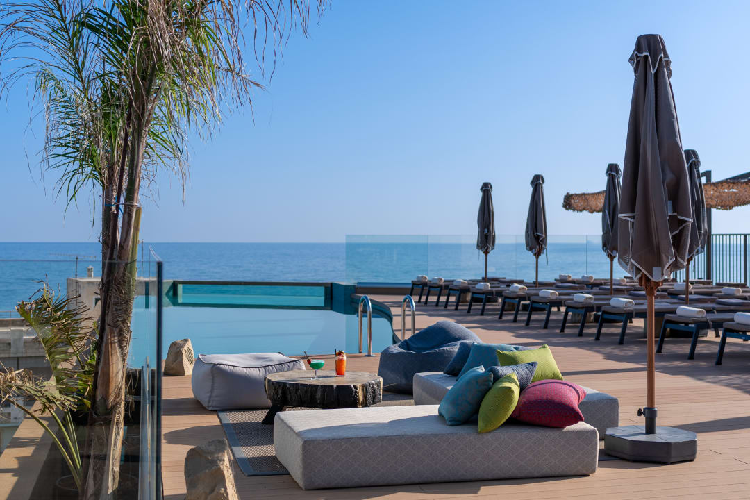 Ausblick Minos Ambassador Suite & Spa