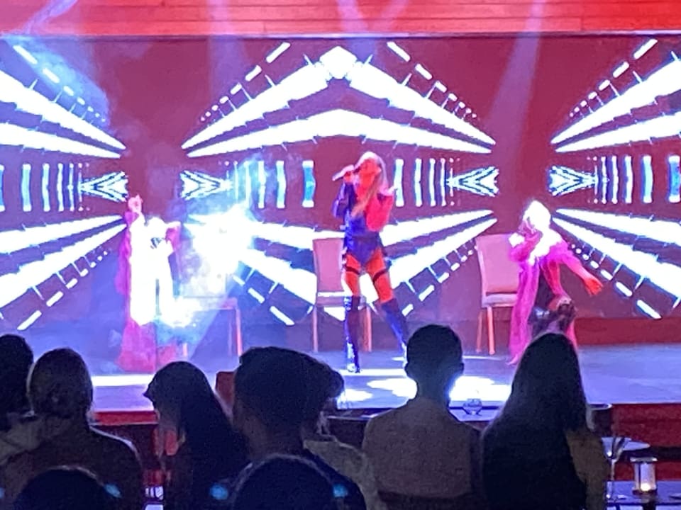 Sport & Freizeit Acanthus Cennet Barut Collection