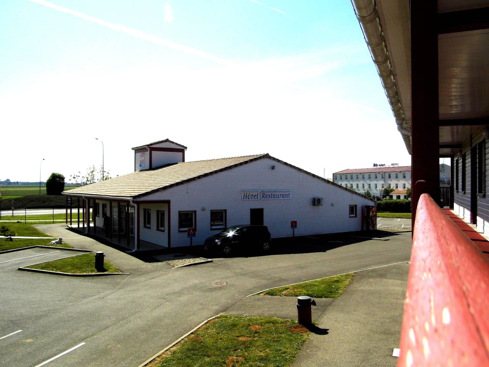 Parking So'Lodge Niort  A83