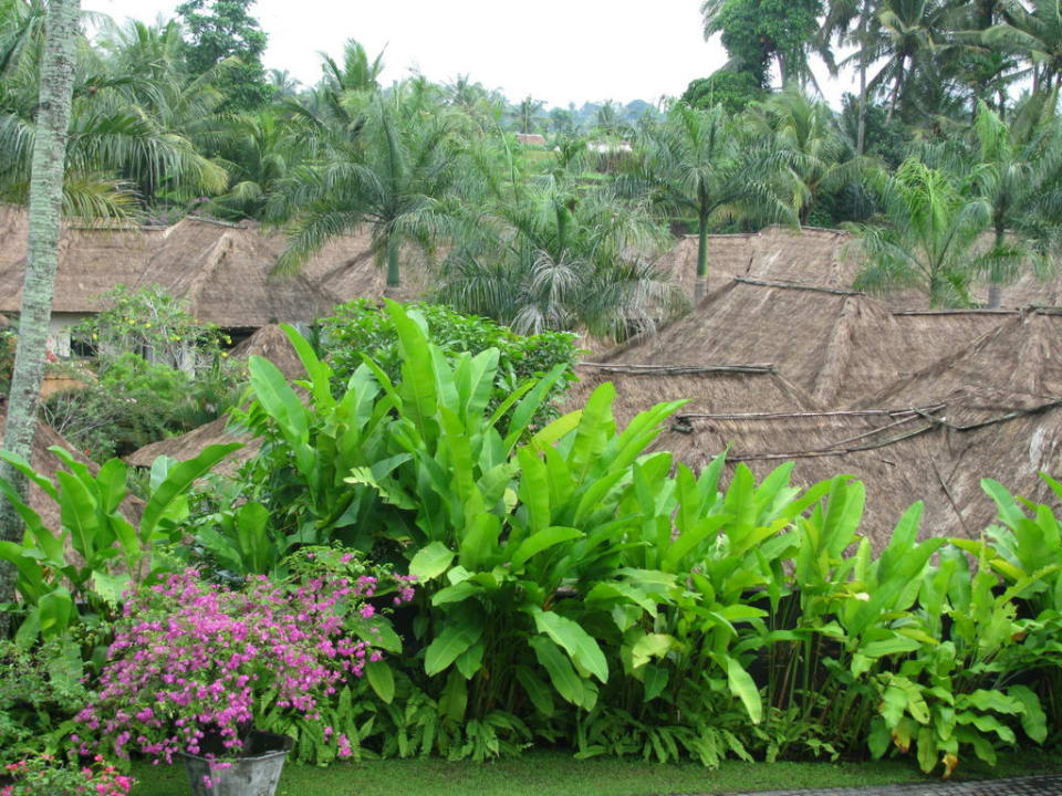 Die idyllisch gelegenen Bungalows Furama Villas & Spa Ubud