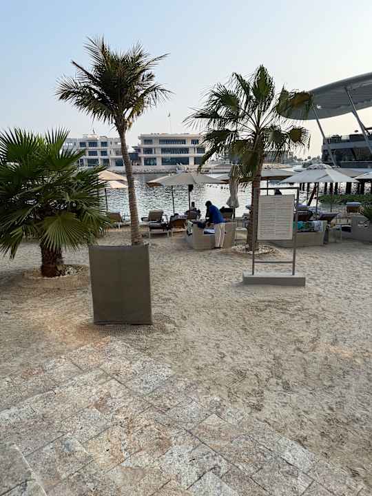 Strand Conrad Abu Dhabi Etihad Towers