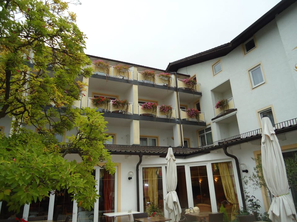 Rückansicht des Hotels vom Garten aus Hotel Antoniushof