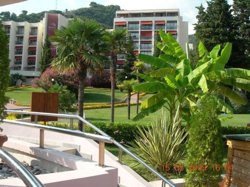 Widok z basenu Iberostar Waves Bellevue