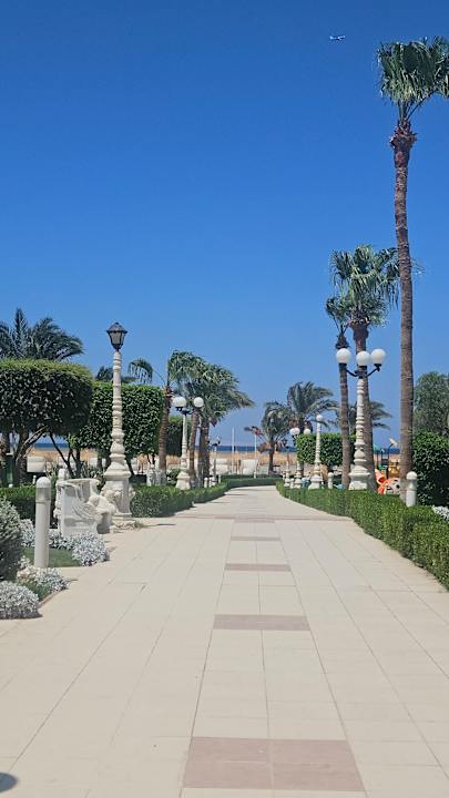 Strand Hotel Titanic Palace