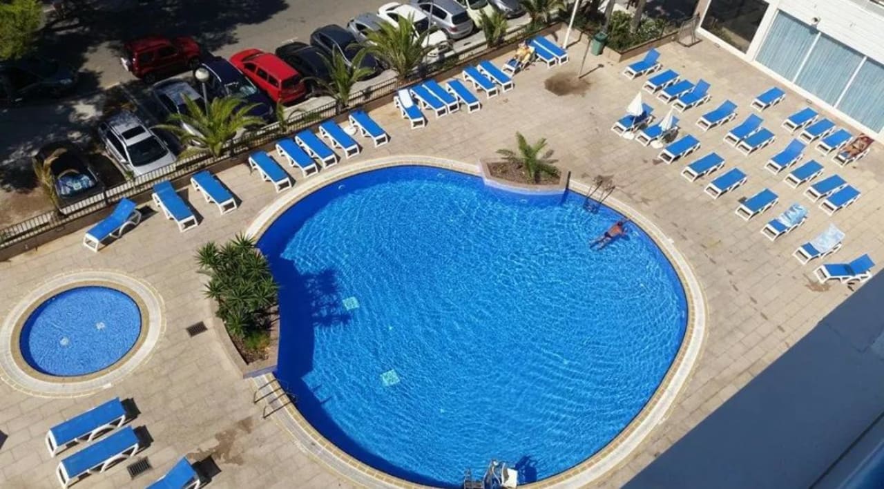 Nebenhaus Poolanlage Hotel Best Negresco