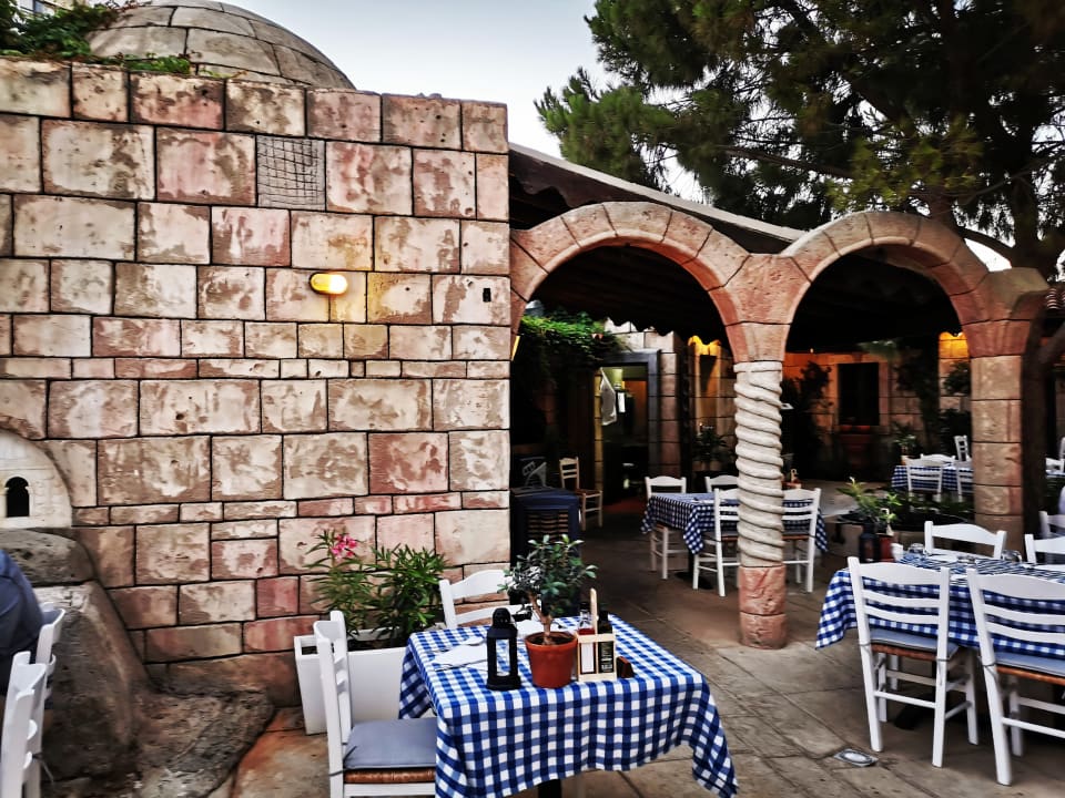 Gastro The Golden Bay Beach Hotel