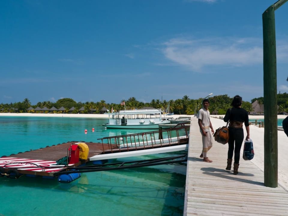 Zum Hotel Kuredu Island Resort & Spa