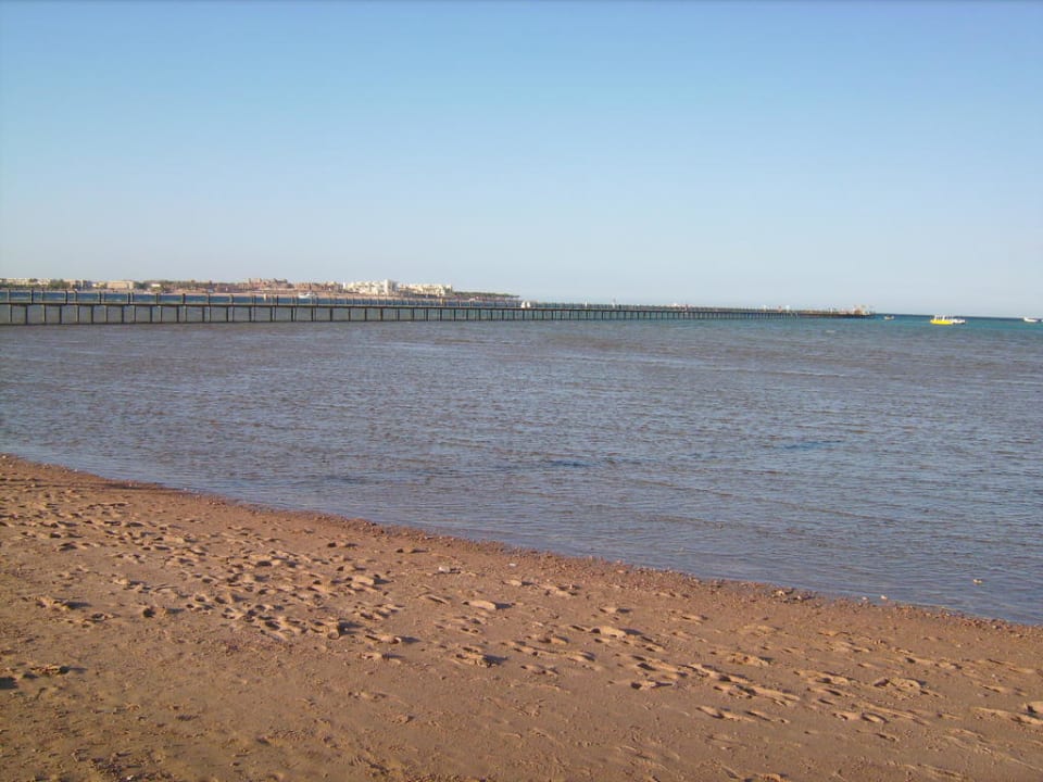 Steg über Hausriff Stella Beach Resort & Spa Makadi Bay